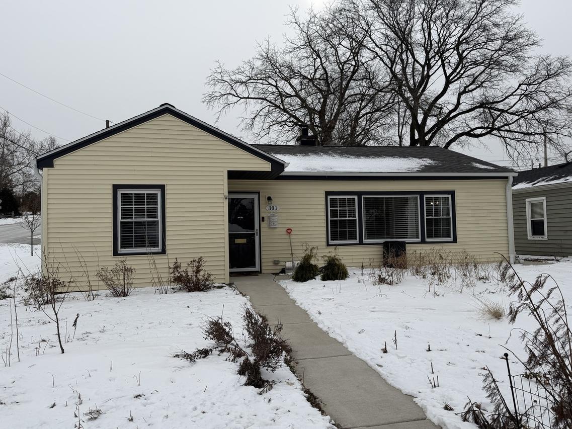 301 Sheldon Ave., Downers Grove, IL 60515