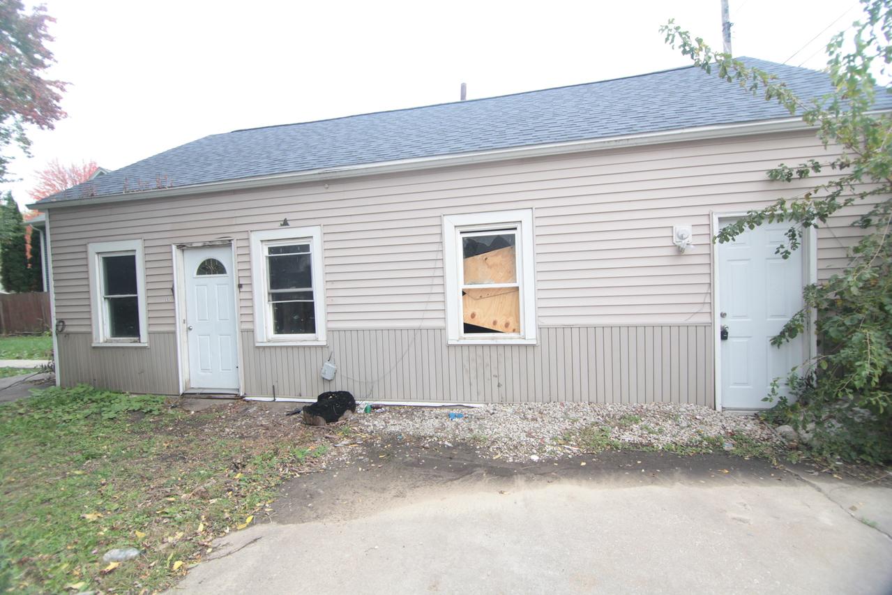 134 15th Ave., East Moline, IL 61244