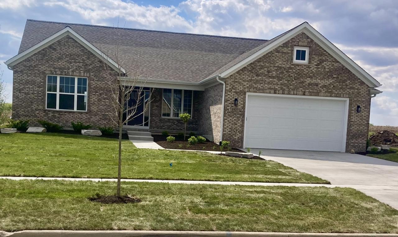 1927 Parkside Dr., Sycamore, IL 60178