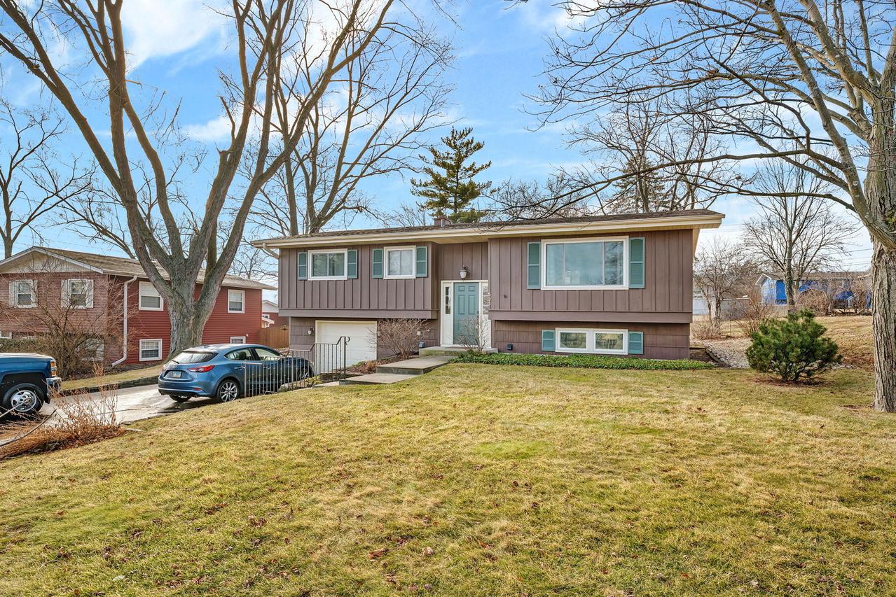 533 Hitchcock Ave., Lisle, IL 60532
