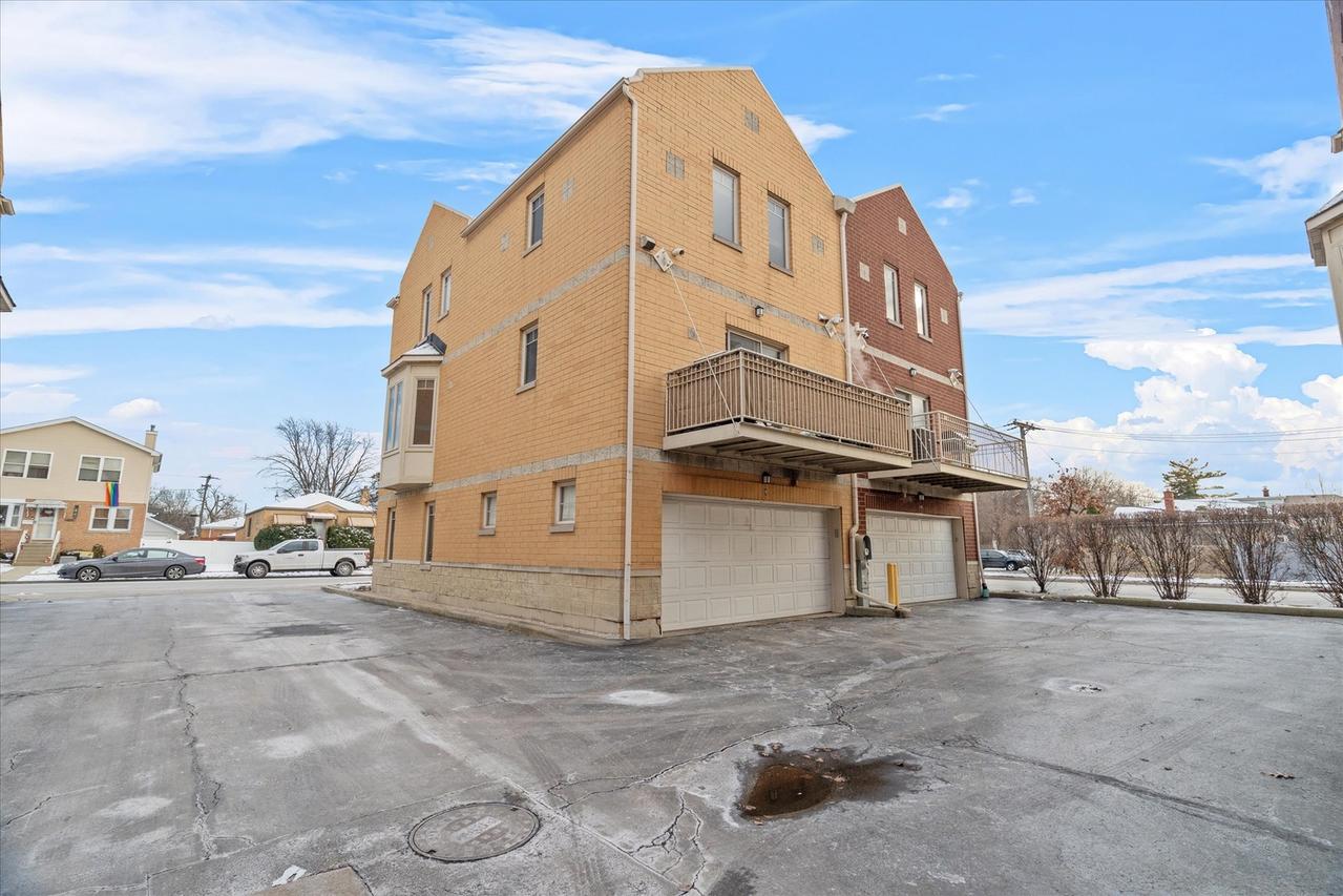 8900 31st St. #9, Brookfield, IL 60513