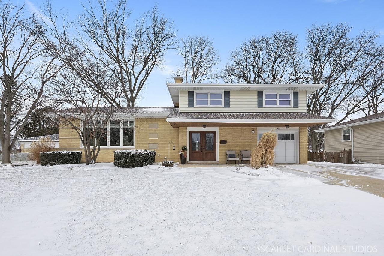 325 Osage Ln., Naperville, IL 60540