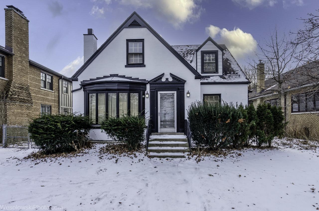 6738 N Ionia Ave., Chicago, IL 60646