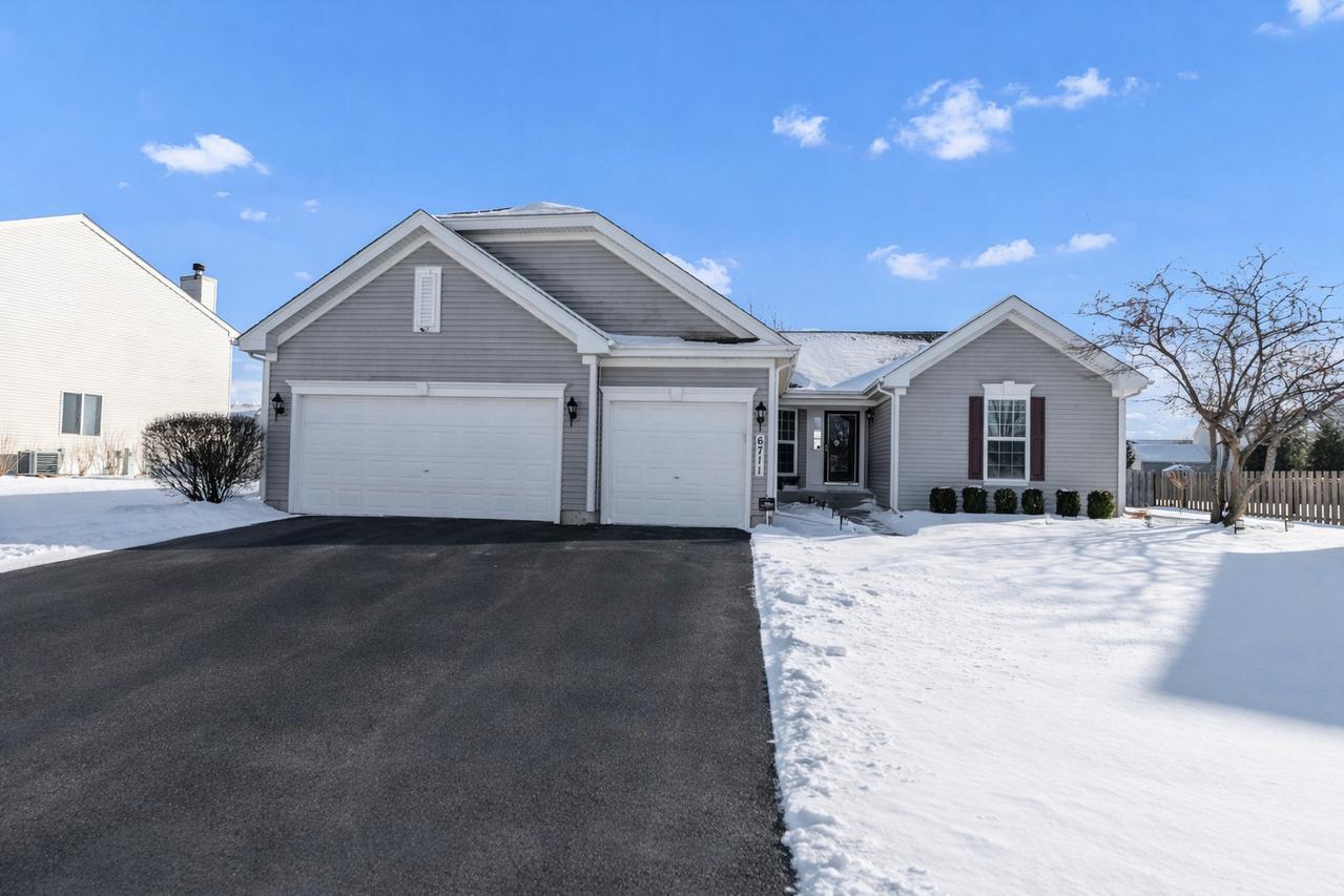 6711 Glenmoor Ct., Mchenry, IL 60050