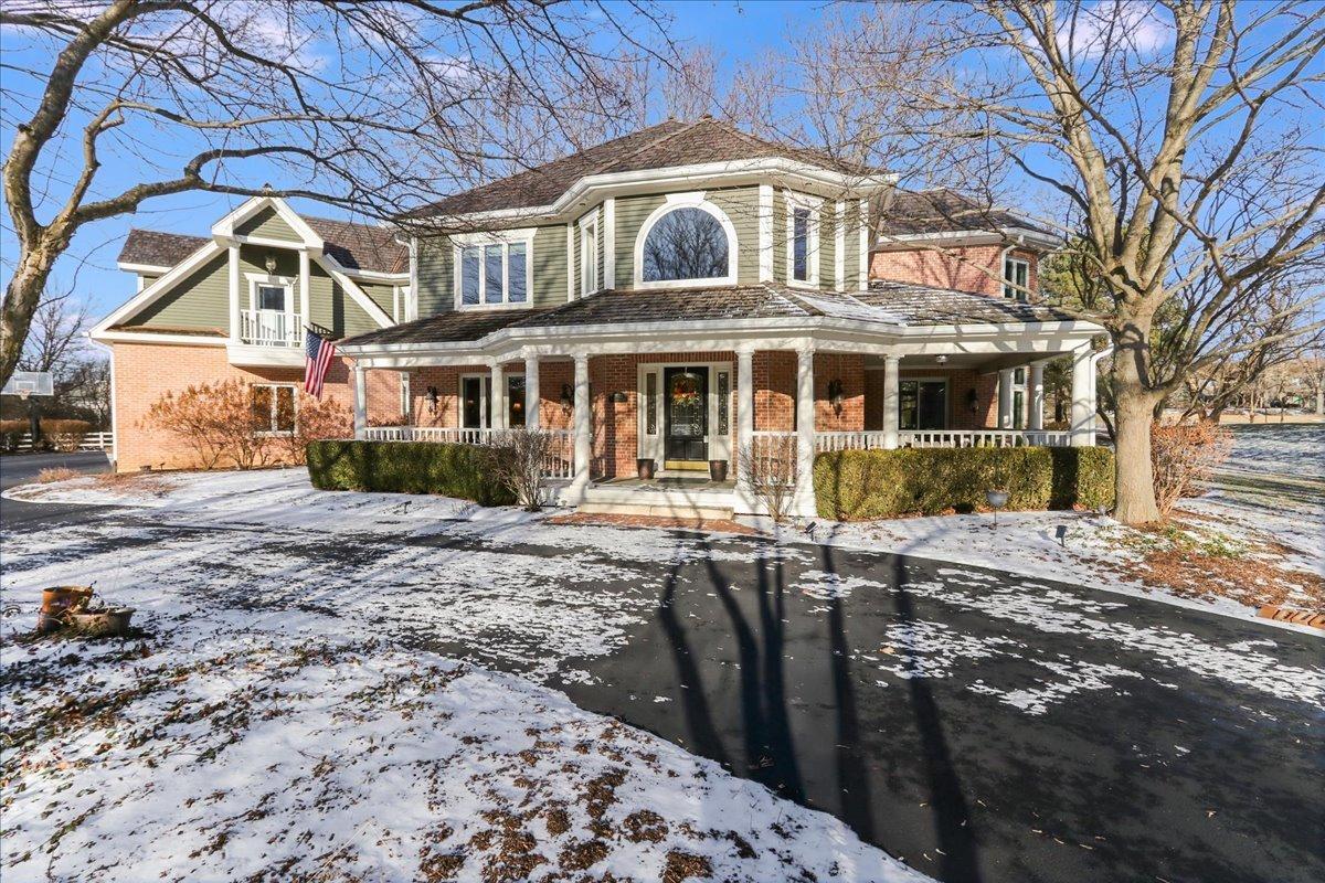 27022 W Coventry Ct., Lake Barrington, IL 60010