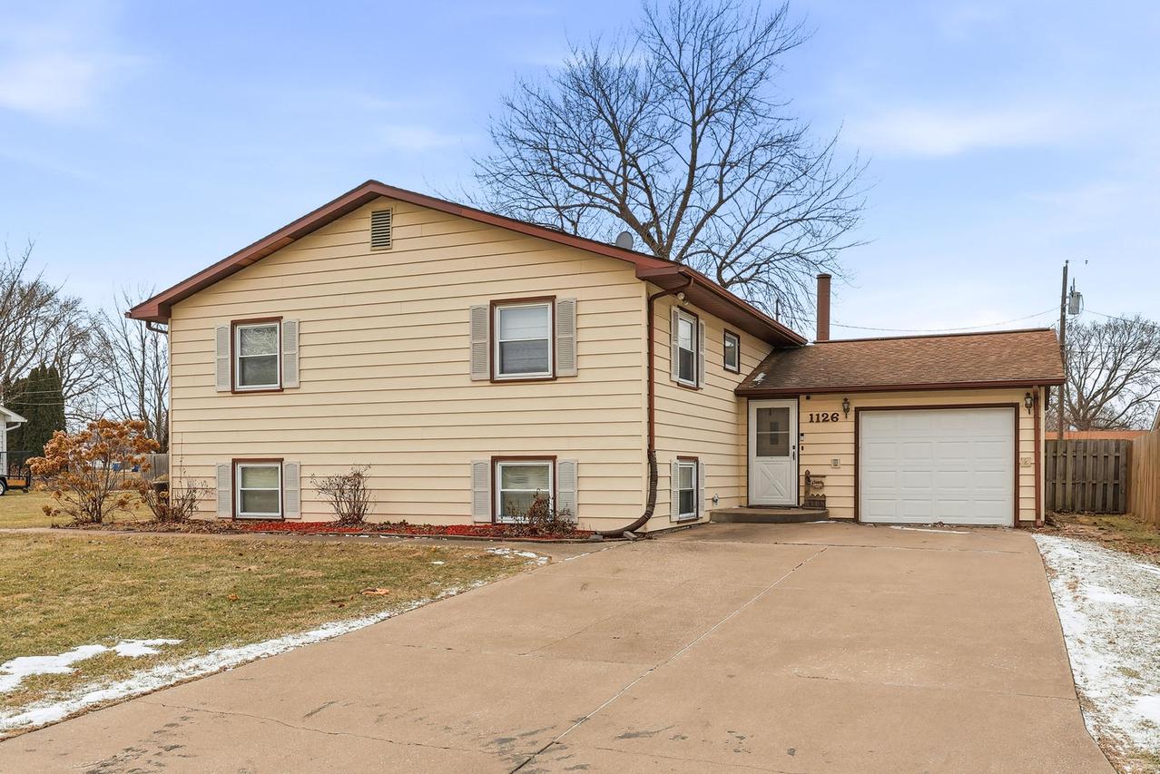 1126 13th St., Silvis, IL 61282
