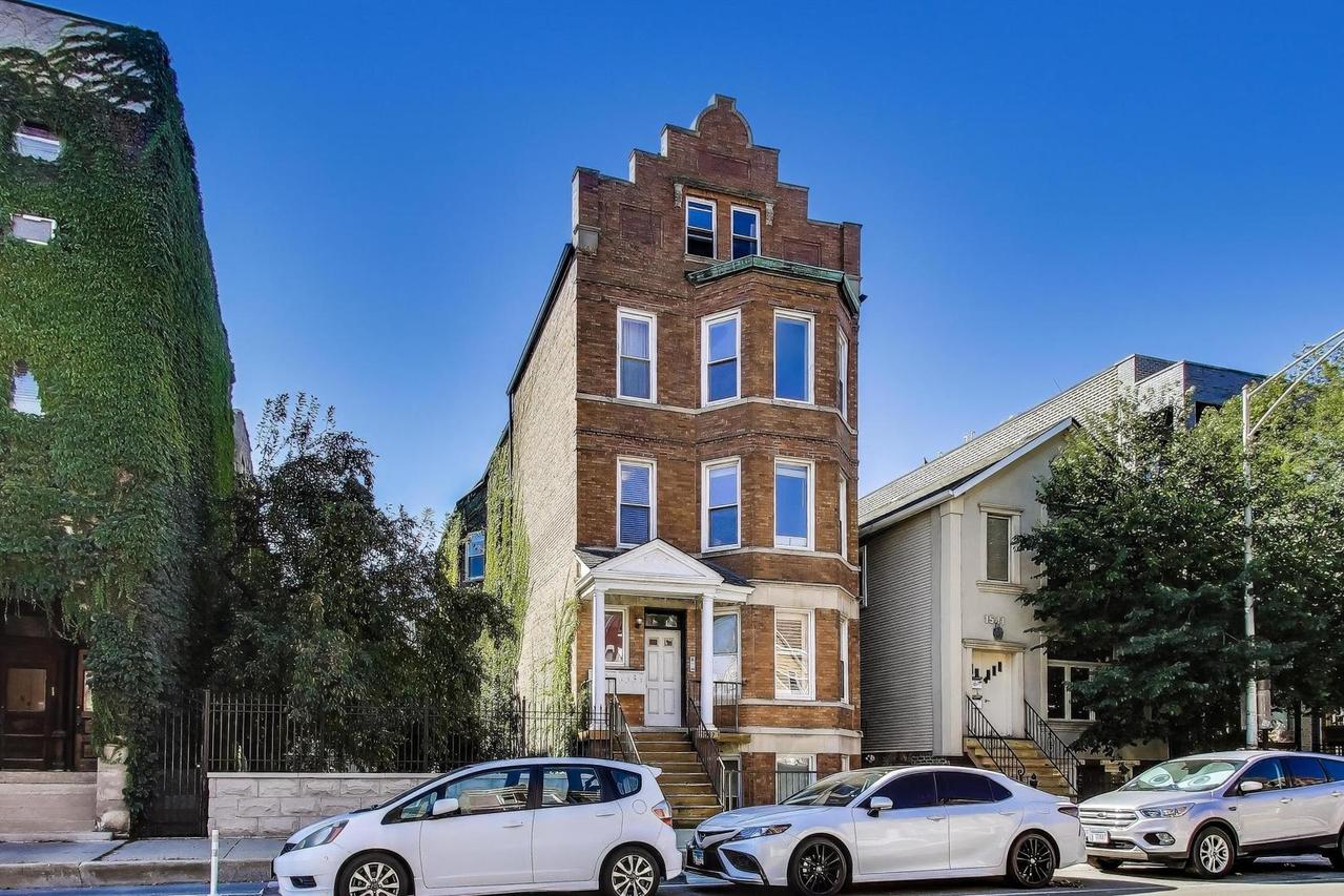 1537 W Augusta Blvd. #3R, Chicago, IL 60622