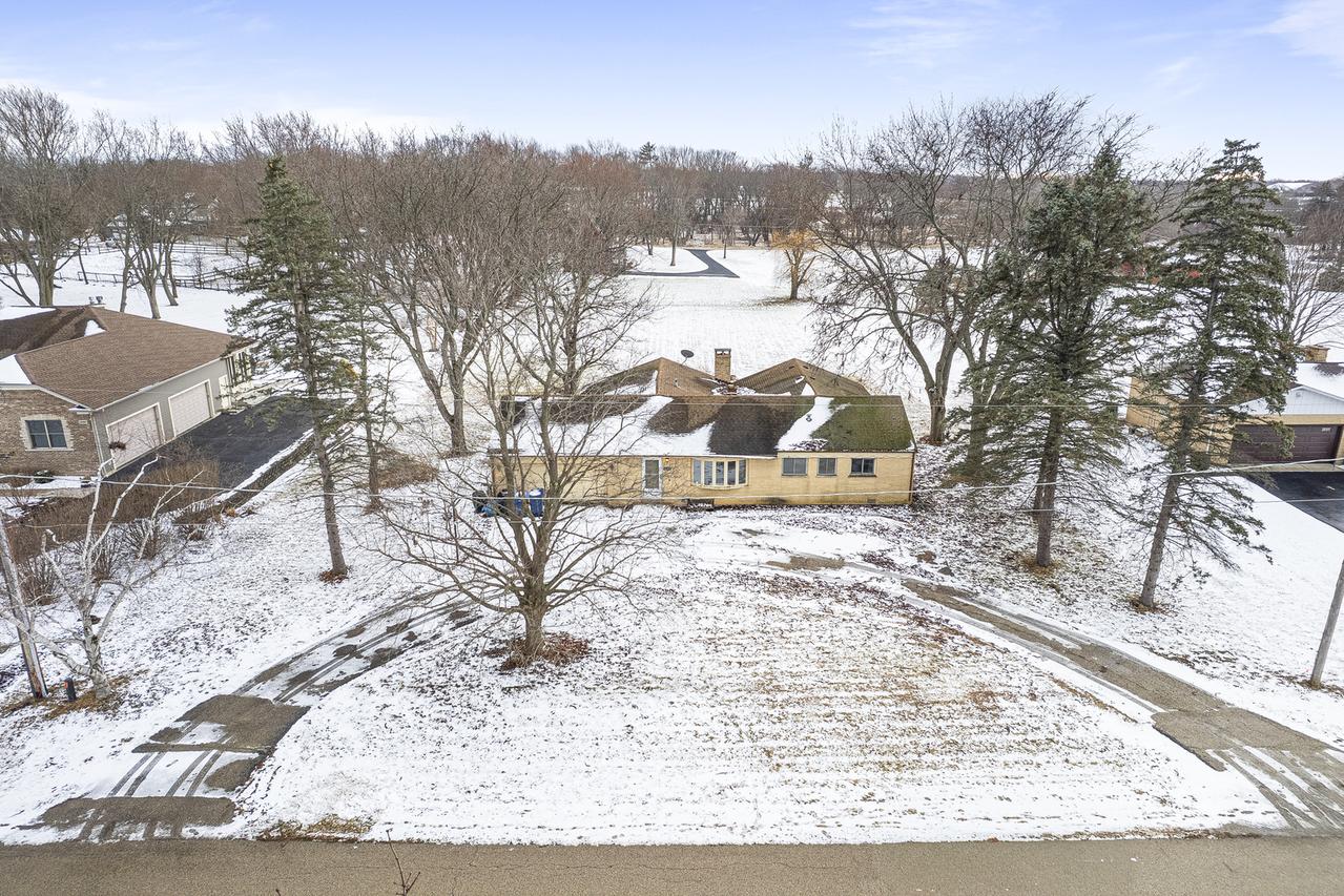 25085 W Tamarack Dr., Wauconda, IL 60084