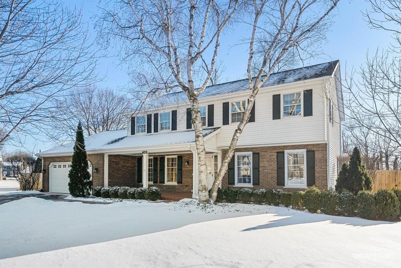 409 Essex Ct., Geneva, IL 60134