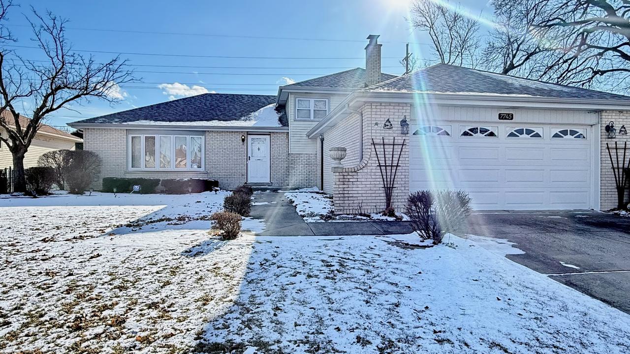 7745 Woodstock Dr., Tinley Park, IL 60477