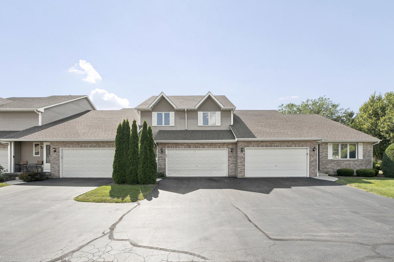 816 Katherine Ln., Hampshire, IL 60140