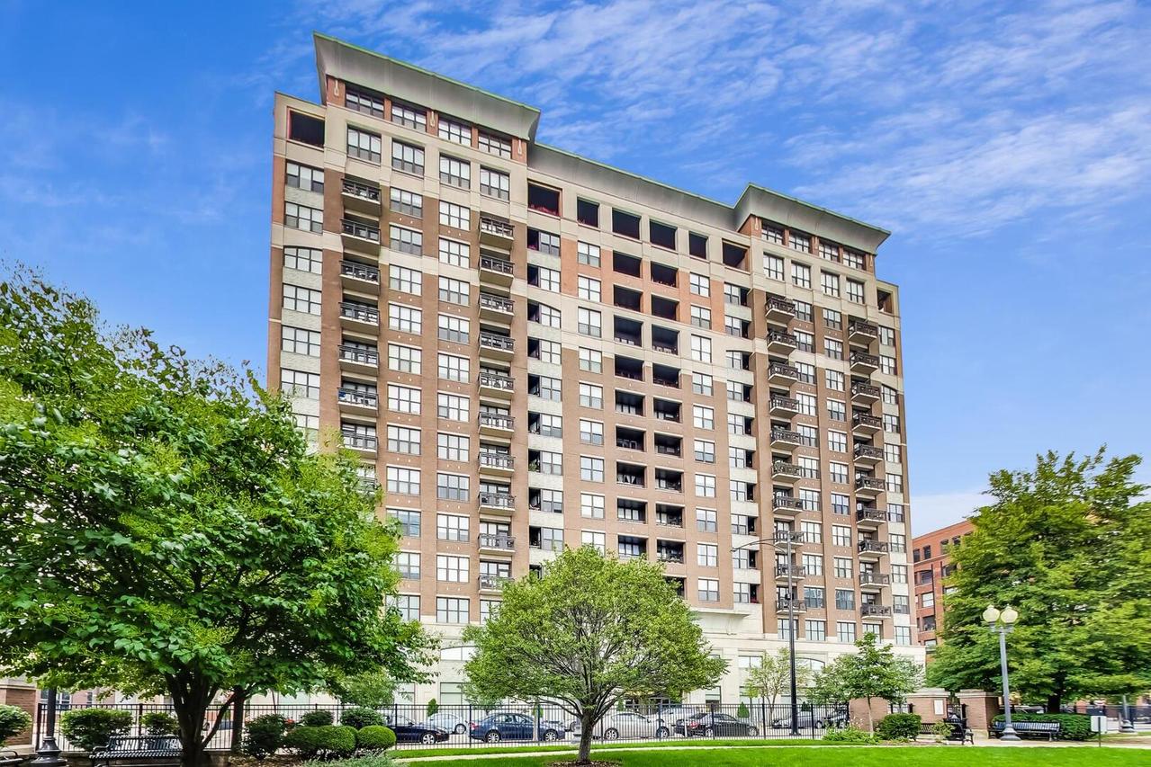 849 N Franklin St. #1110, Chicago, IL 60610