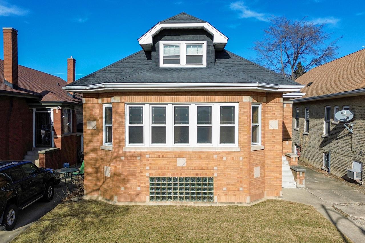 5416 W Cullom Ave., Chicago, IL 60641