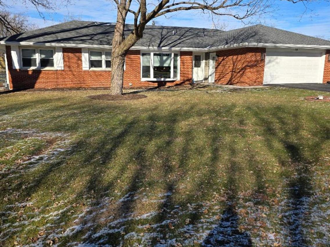 19 Pasadena Dr., Oswego, IL 60543