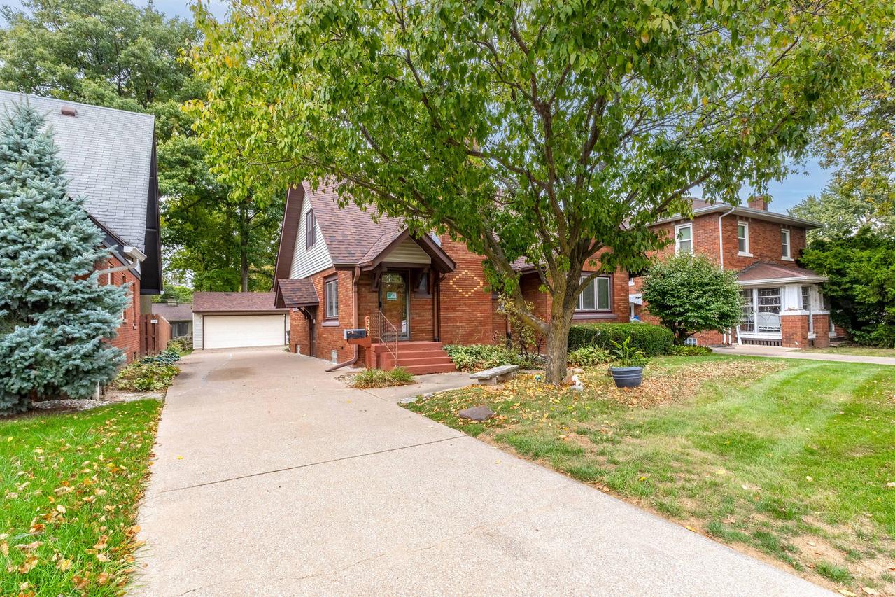 2534 30th St., Rock Island, IL 61201