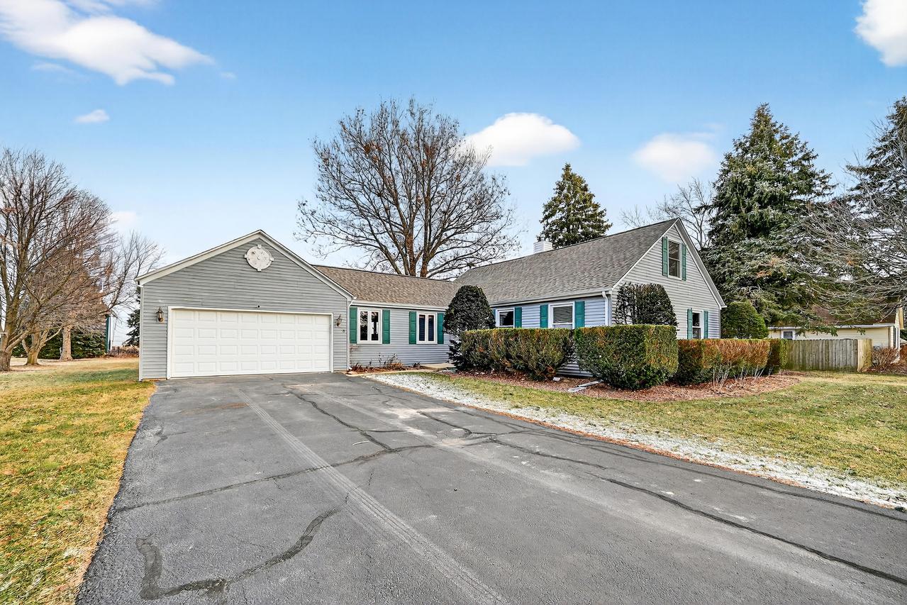 21230 Virginia Rd., Dekalb, IL 60115