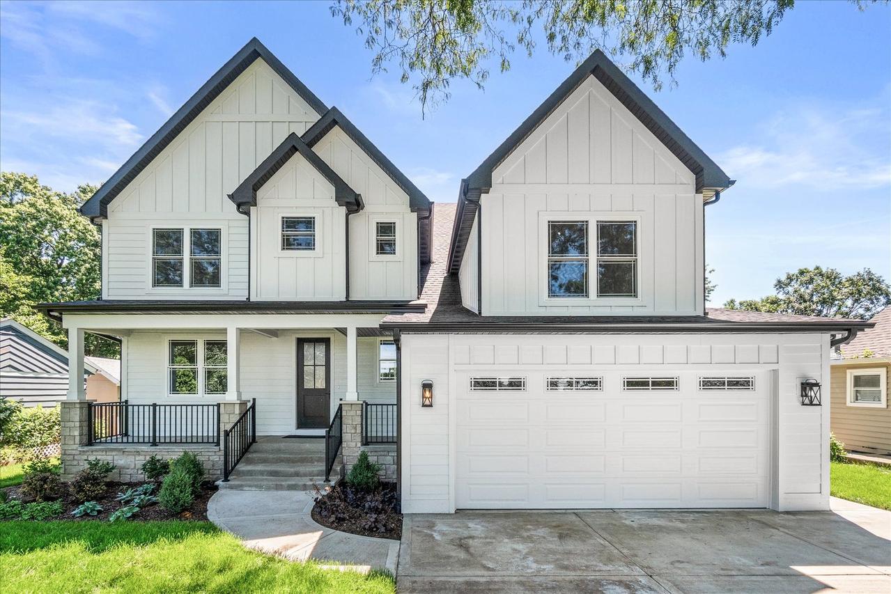520 N Sleight St., Naperville, IL 60563