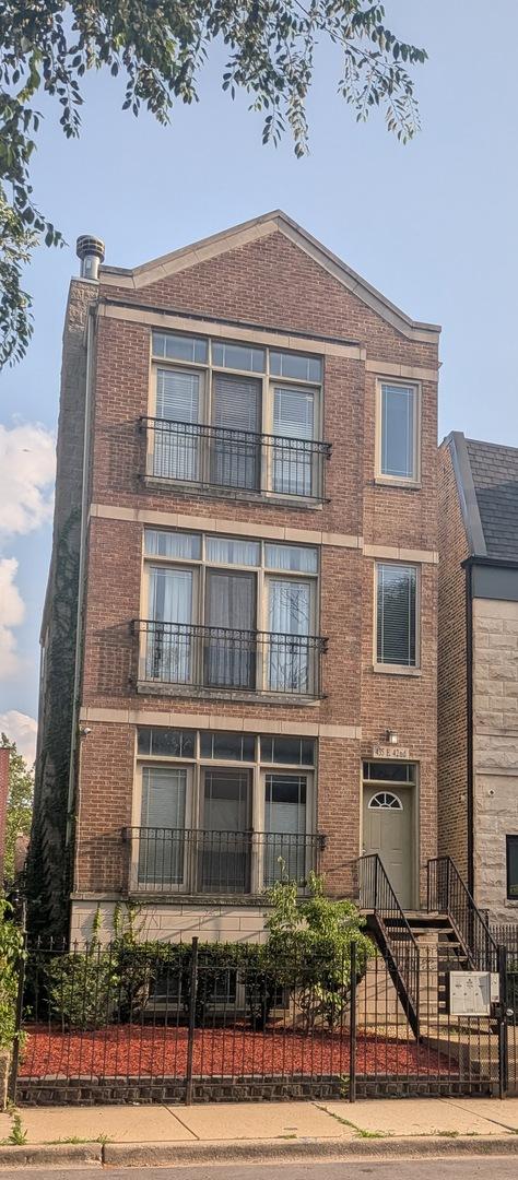 435 E 42nd St. #1, Chicago, IL 60653