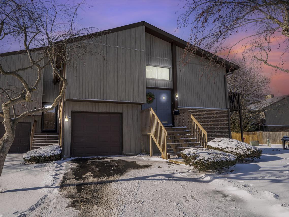 56 Salt Creek Rd. #A, Roselle, IL 60172