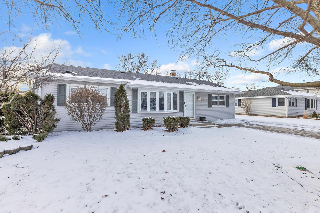 8014 Mobile Ave., Burbank, IL 60459