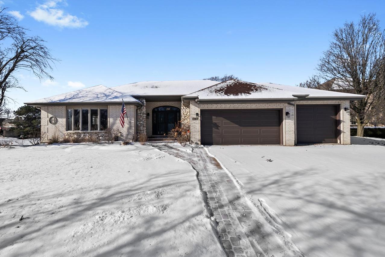 16720 S Chaucer Dr., Orland Park, IL 60467