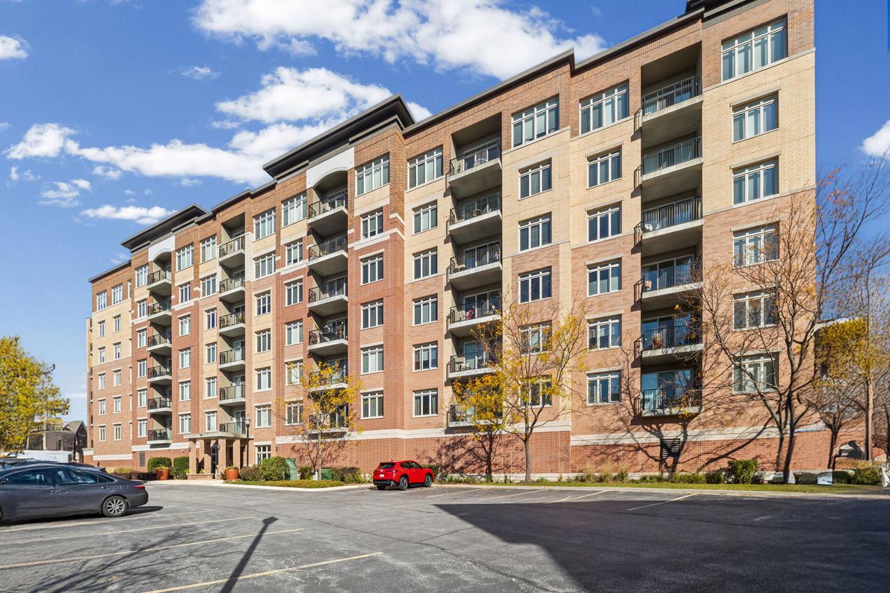 1199 E Port Clinton Rd. #601, Vernon Hills, IL 60061