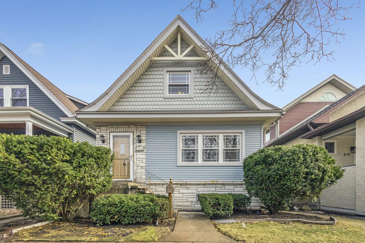 208 Lathrop Ave., Forest Park, IL 60130