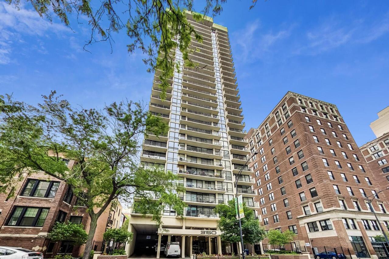 3150 N Sheridan Rd. #4B, Chicago, IL 60657