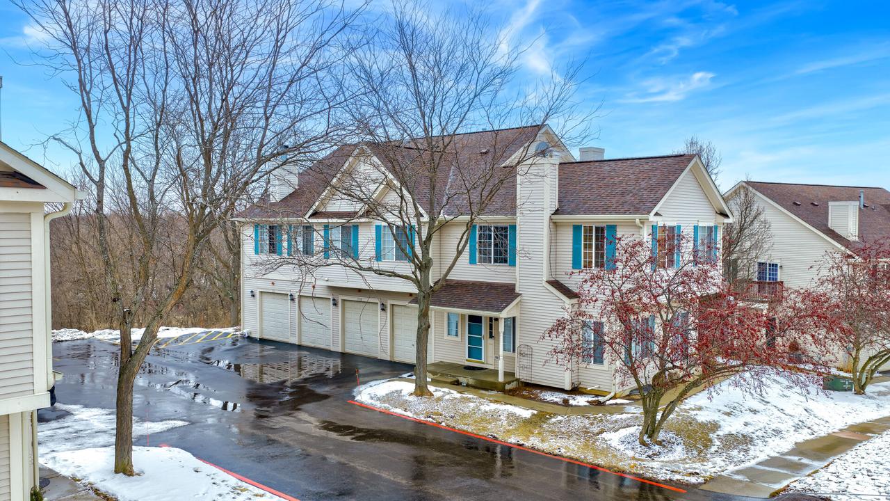 530 Fox Ridge Dr., Fox Lake, IL 60020