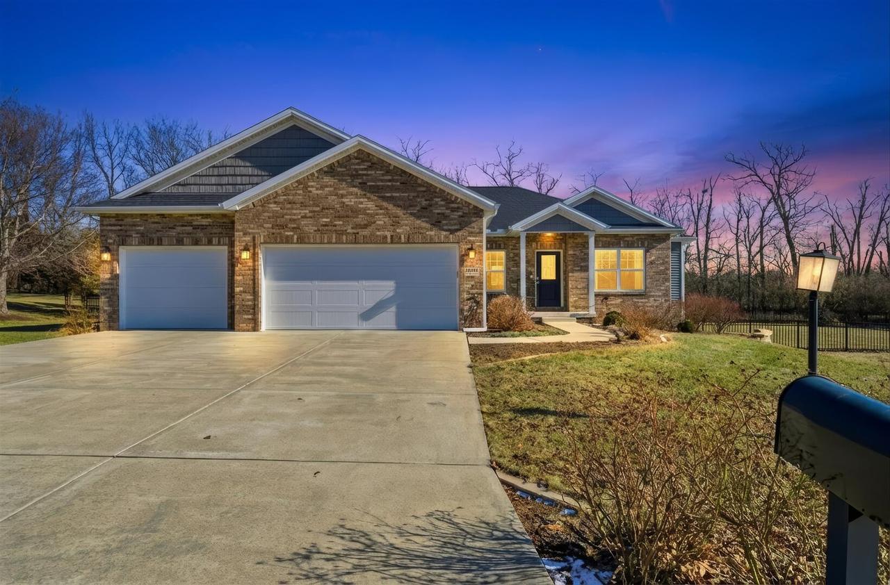 13591 Fawn Dr., Bloomington, IL 61705