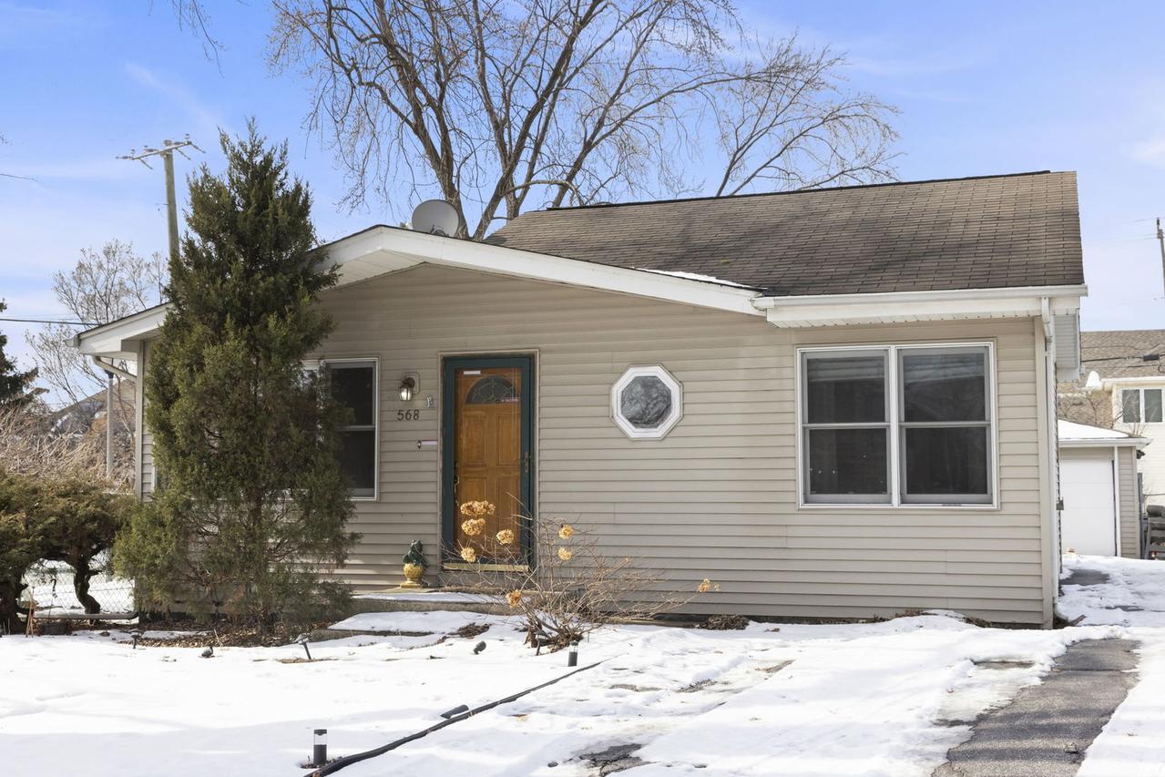 568 N West Ave., Elmhurst, IL 60126