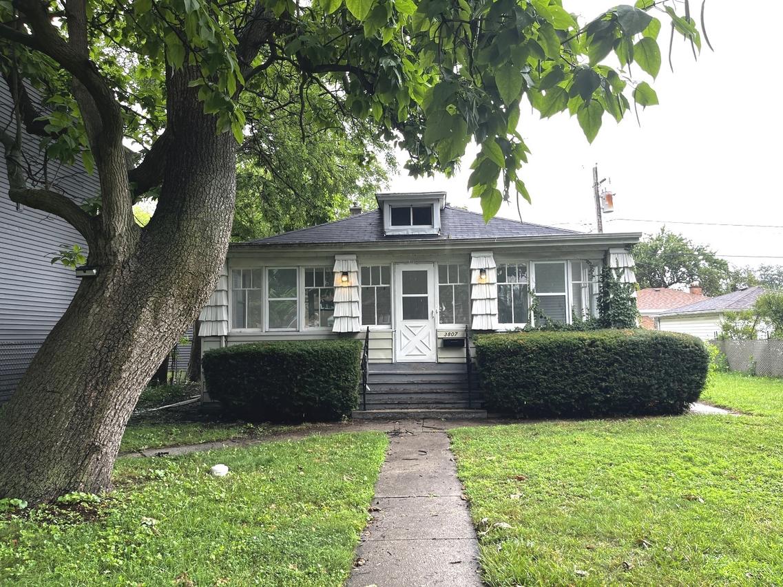 3807 Wesley Ave., Berwyn, IL 60402