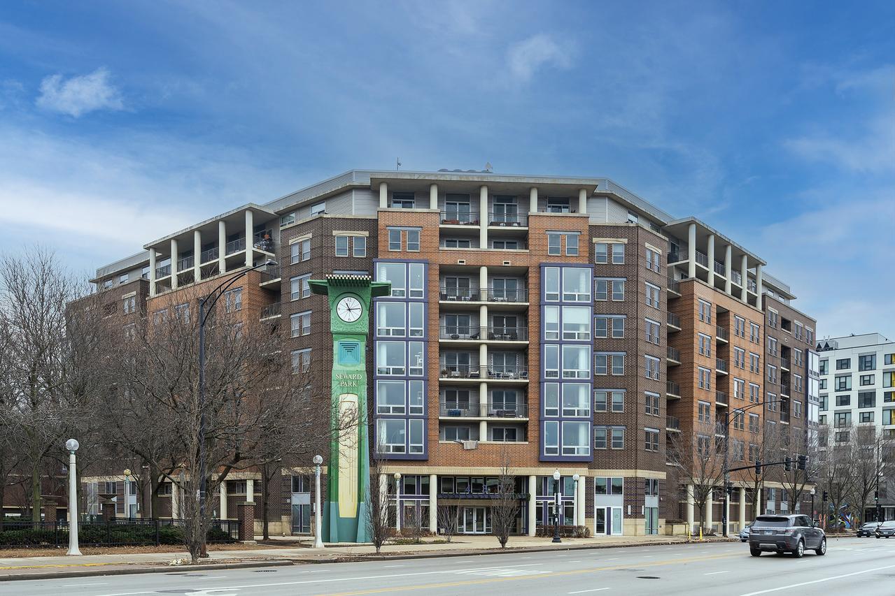 437 W Division St. #808, Chicago, IL 60610