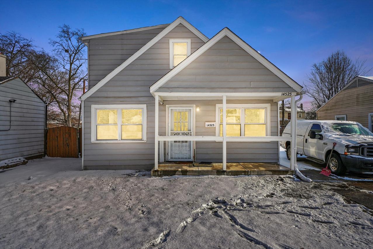 14525 Justine St., Harvey, IL 60426