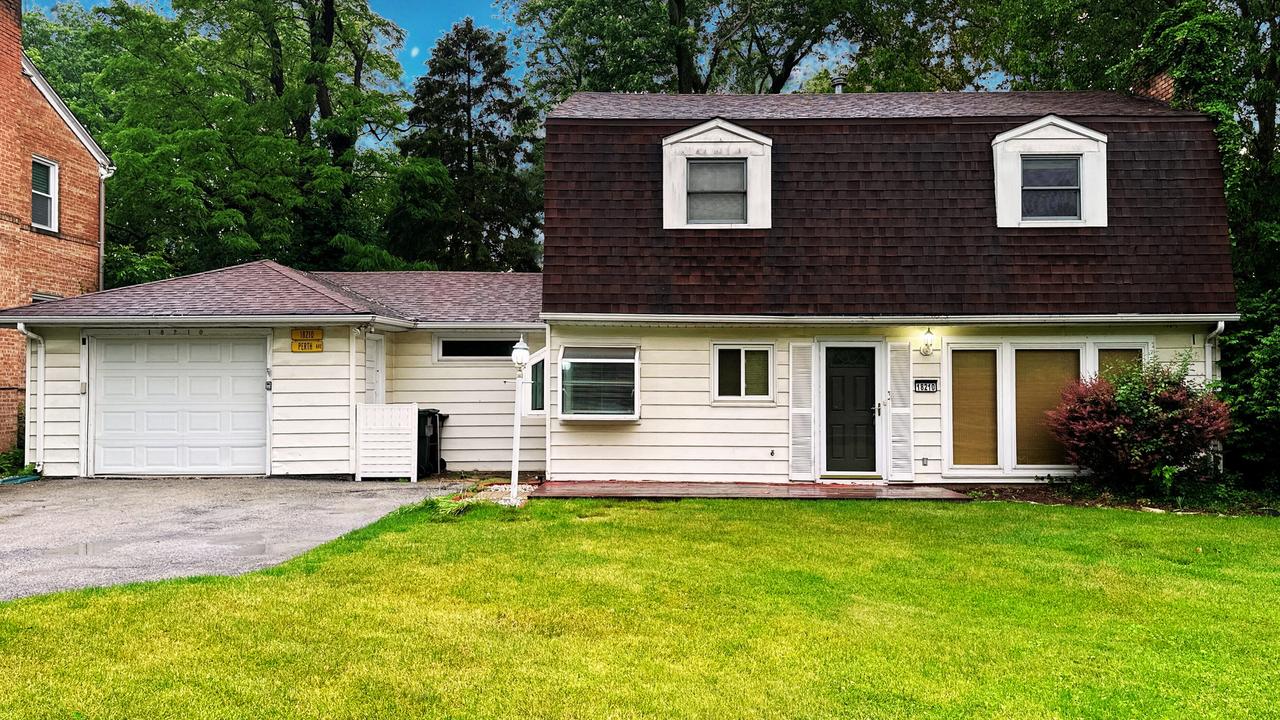 18210 Perth Ave., Homewood, IL 60430