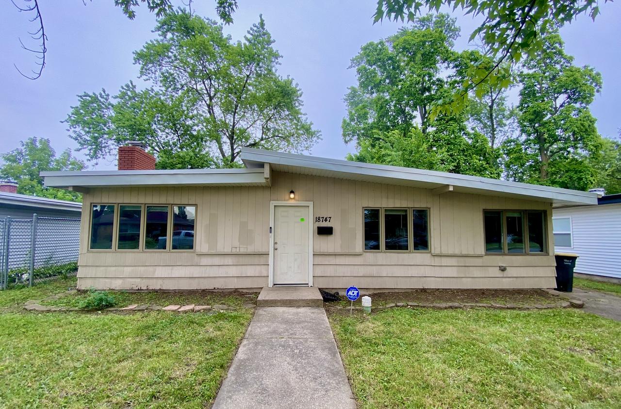 18747 Sherman St., Lansing, IL 60438