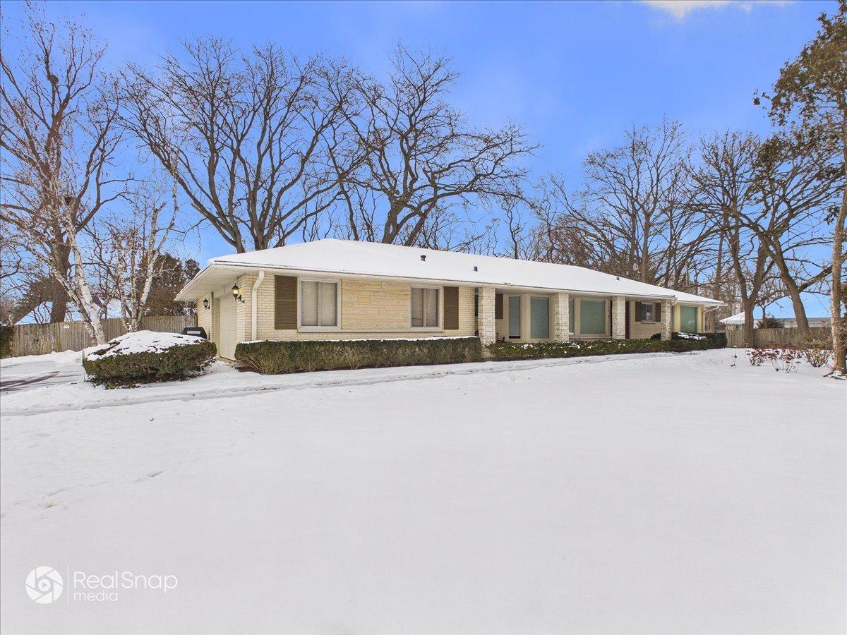 731 Mellody Rd., Lake Forest, IL 60045