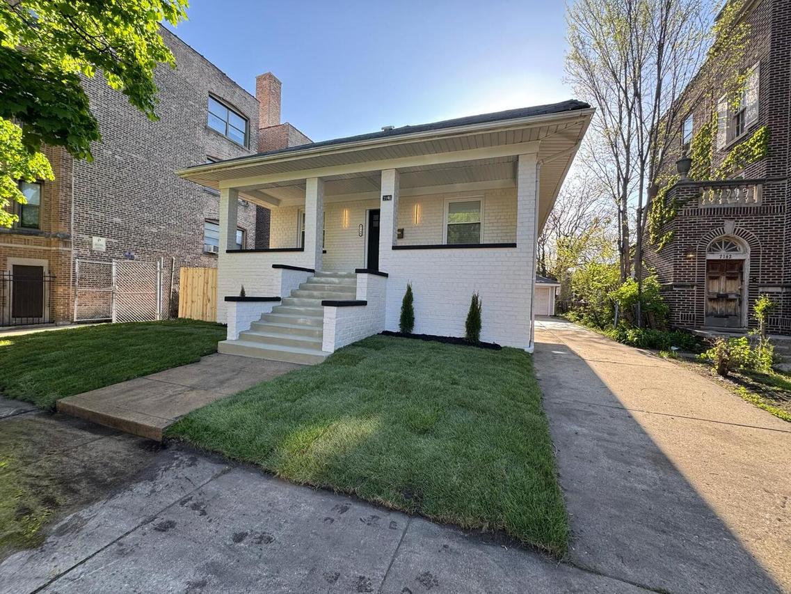 7146 S Constance Ave., Chicago, IL 60649