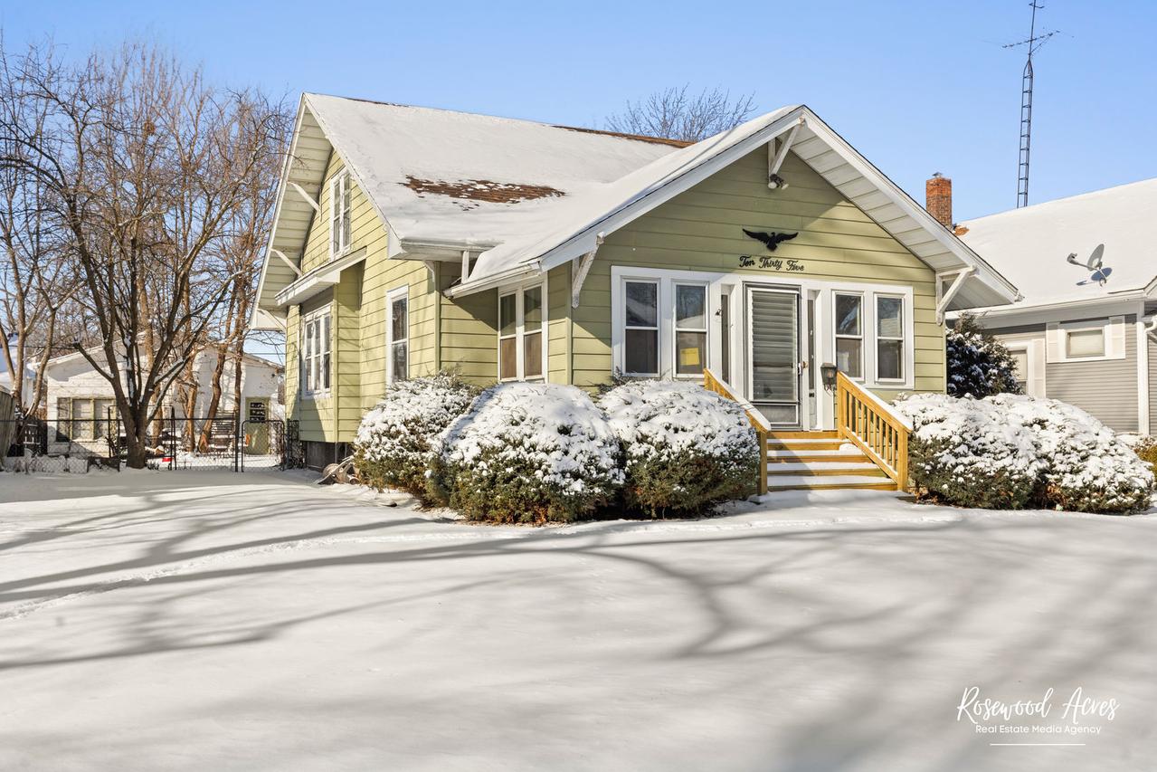 1035 S 3rd Ave., Kankakee, IL 60901