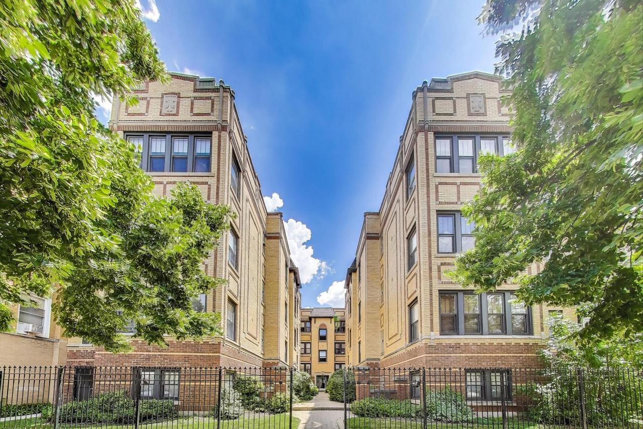 4333 N Troy St. #3E, Chicago, IL 60618