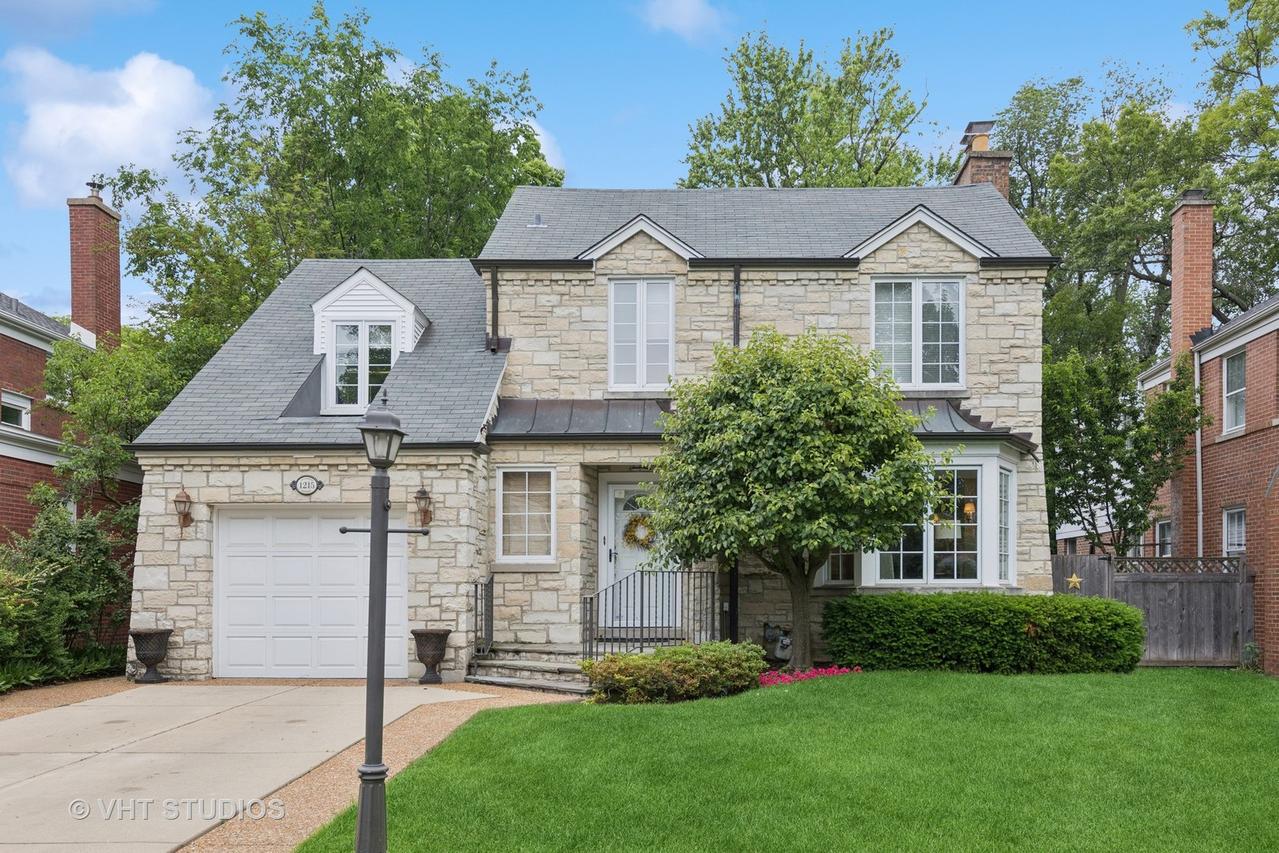 1215 16th St., Wilmette, IL 60091