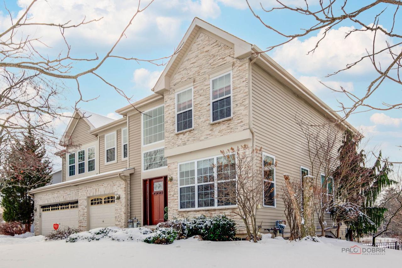 325 Cedar Ridge Dr., Lake Villa, IL 60046