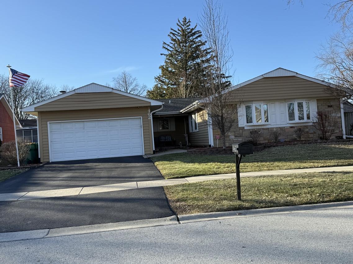 462 Longwood Dr., Buffalo Grove, IL 60089