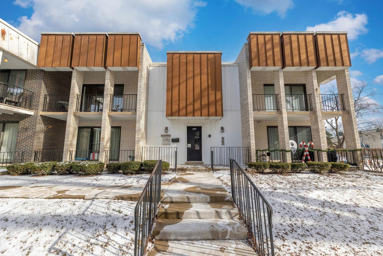 4123 W 98th St. #C, Oak Lawn, IL 60453