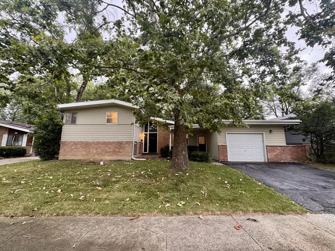 129 Warwick St., Park Forest, IL 60466