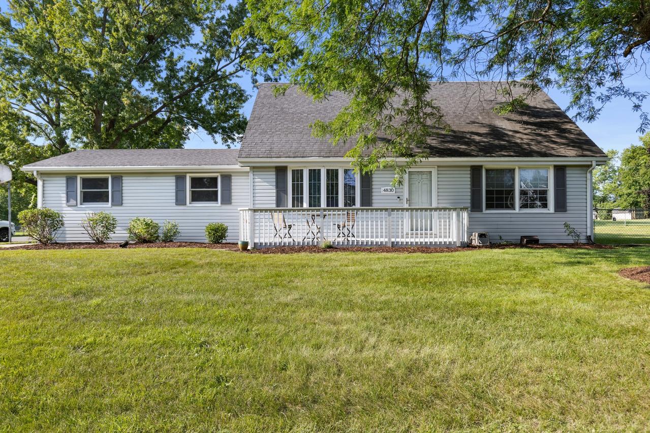 4830 Crown Point Cir., Roscoe, IL 61073