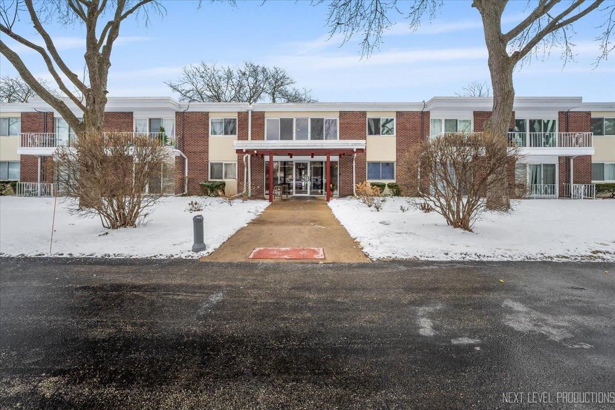 127 N Wolf Rd. #60A, Wheeling, IL 60090