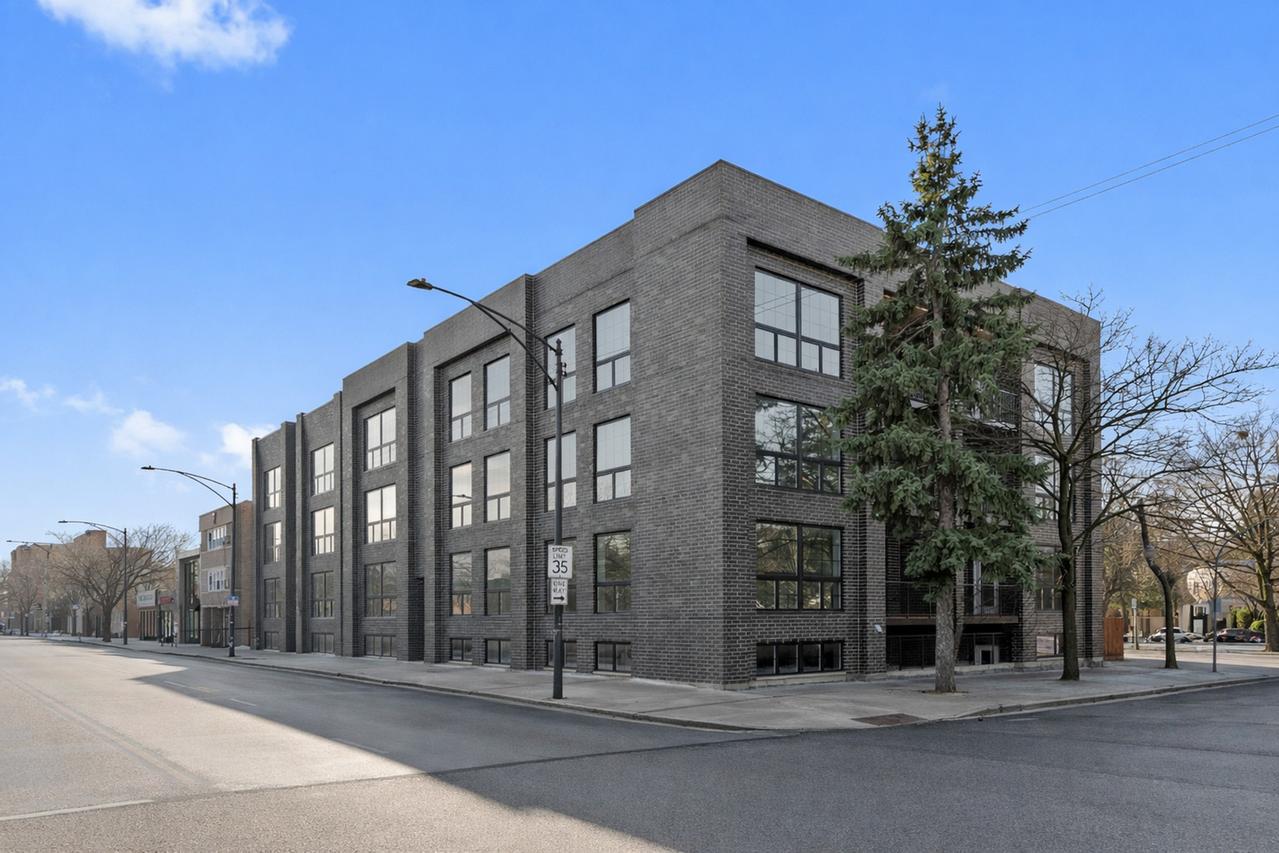 5824 N Lincoln Ave. #2S, Chicago, IL 60659