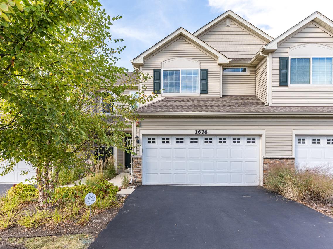 1676 Carlstedt Dr., Batavia, IL 60510