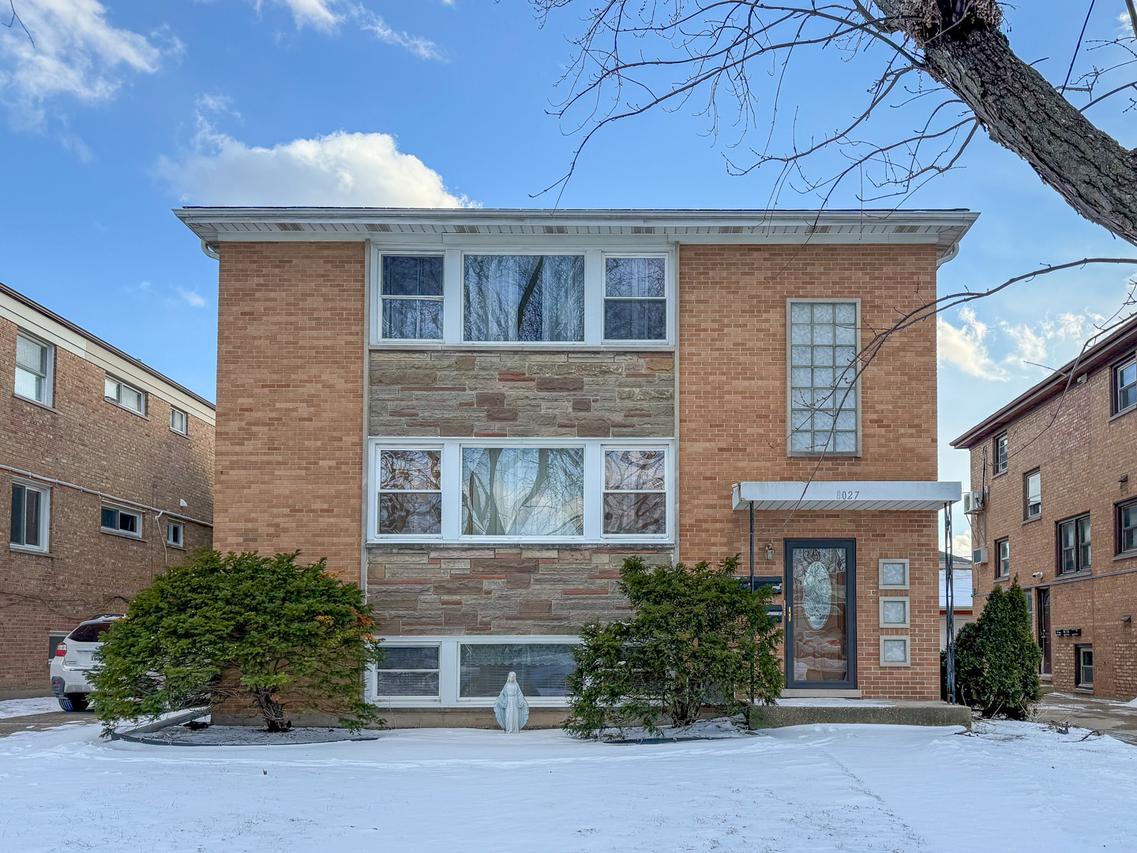 8027 W Churchill Ave., Niles, IL 60714